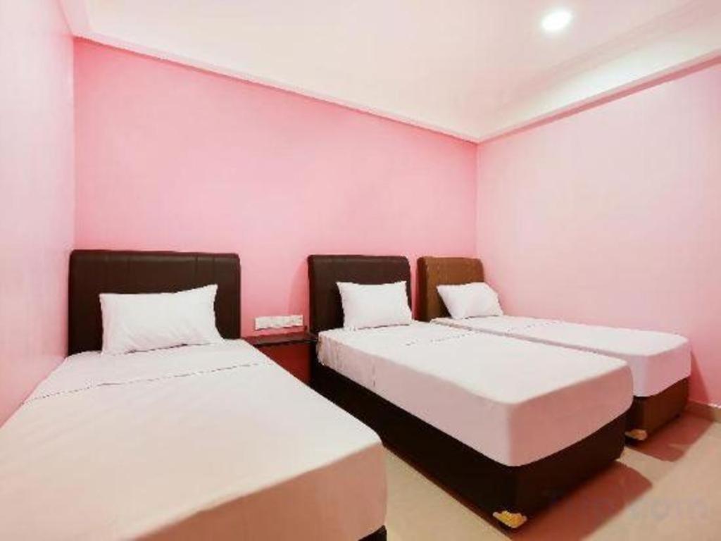 โอโย 89387 ซัน กีรานา โฮเต็ล Hotel กลัง ภายนอก รูปภาพ