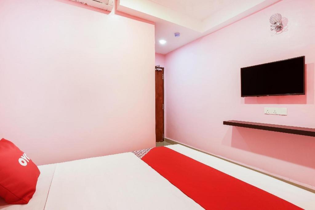 โอโย 89387 ซัน กีรานา โฮเต็ล Hotel กลัง ภายนอก รูปภาพ