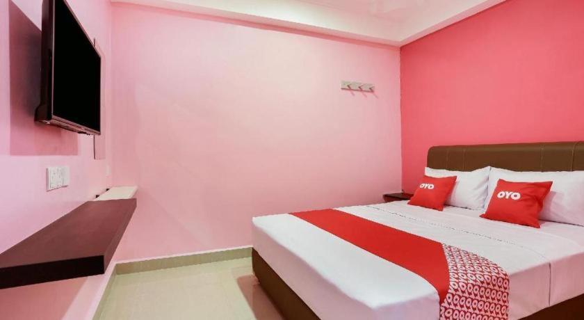 โอโย 89387 ซัน กีรานา โฮเต็ล Hotel กลัง ภายนอก รูปภาพ