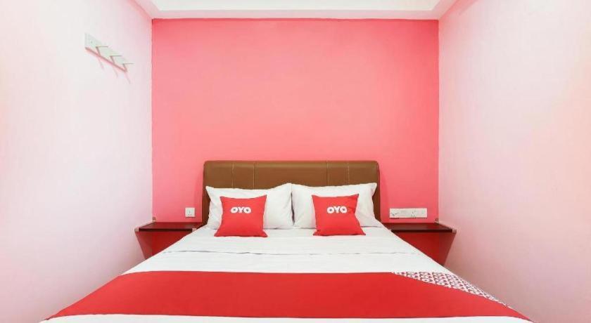 โอโย 89387 ซัน กีรานา โฮเต็ล Hotel กลัง ภายนอก รูปภาพ