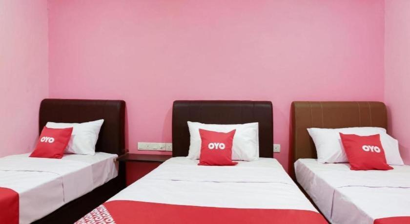 โอโย 89387 ซัน กีรานา โฮเต็ล Hotel กลัง ภายนอก รูปภาพ