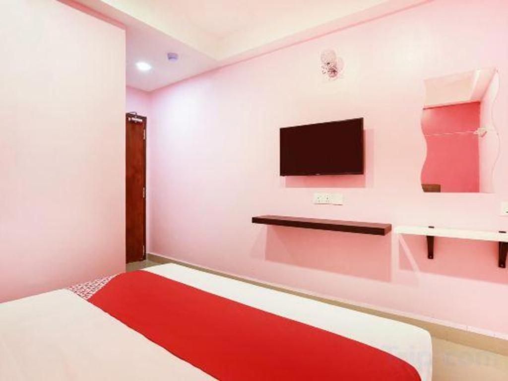 โอโย 89387 ซัน กีรานา โฮเต็ล Hotel กลัง ภายนอก รูปภาพ