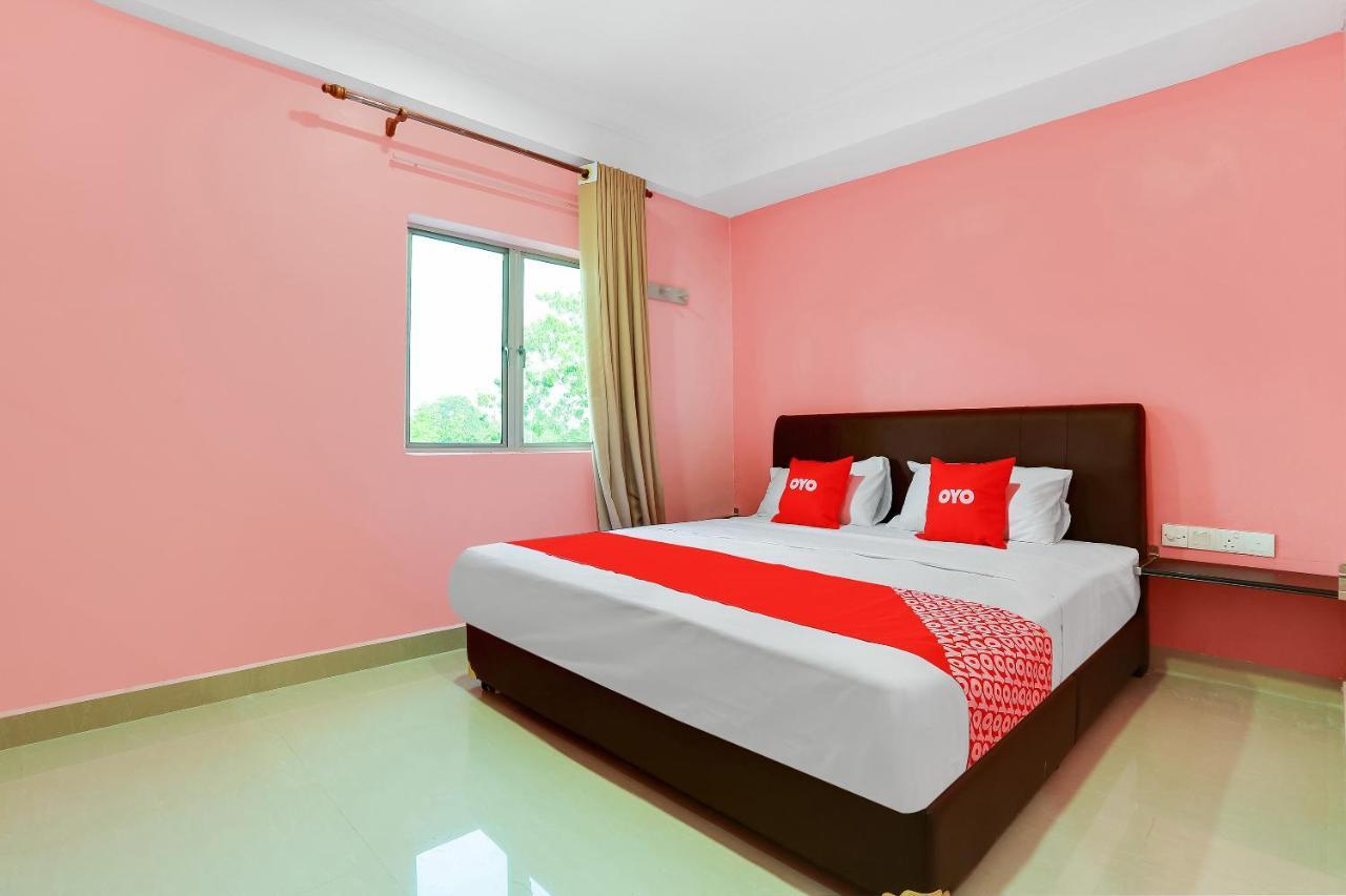 โอโย 89387 ซัน กีรานา โฮเต็ล Hotel กลัง ภายนอก รูปภาพ