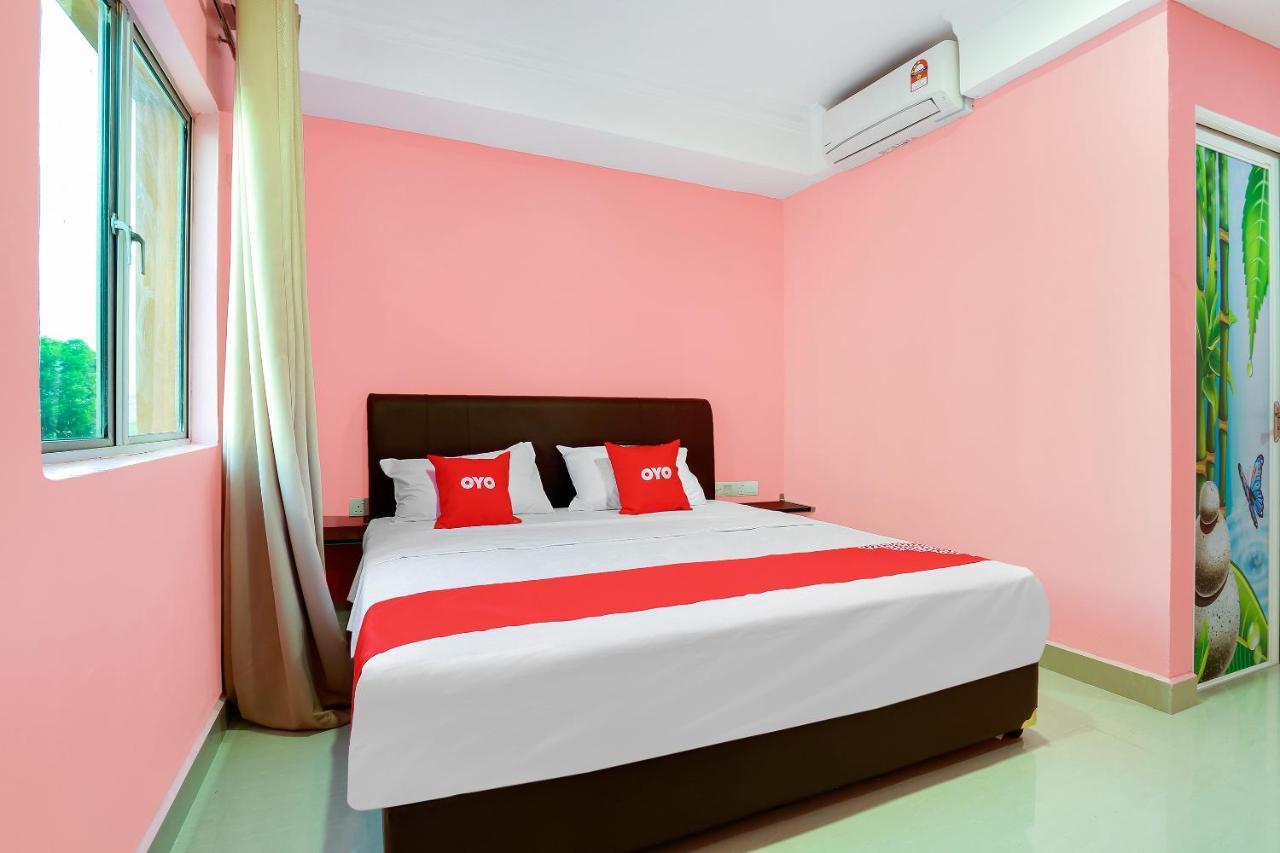 โอโย 89387 ซัน กีรานา โฮเต็ล Hotel กลัง ภายนอก รูปภาพ